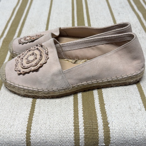 Karl Lagerfeld Paris Blush Pink Espadrille Flats Abby Suede Slip-On sz 7.5 - Picture 3 of 7